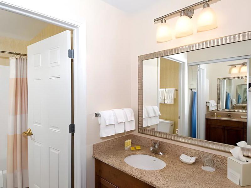 7EF3A6FF64A9F8510F676E7B435282FA