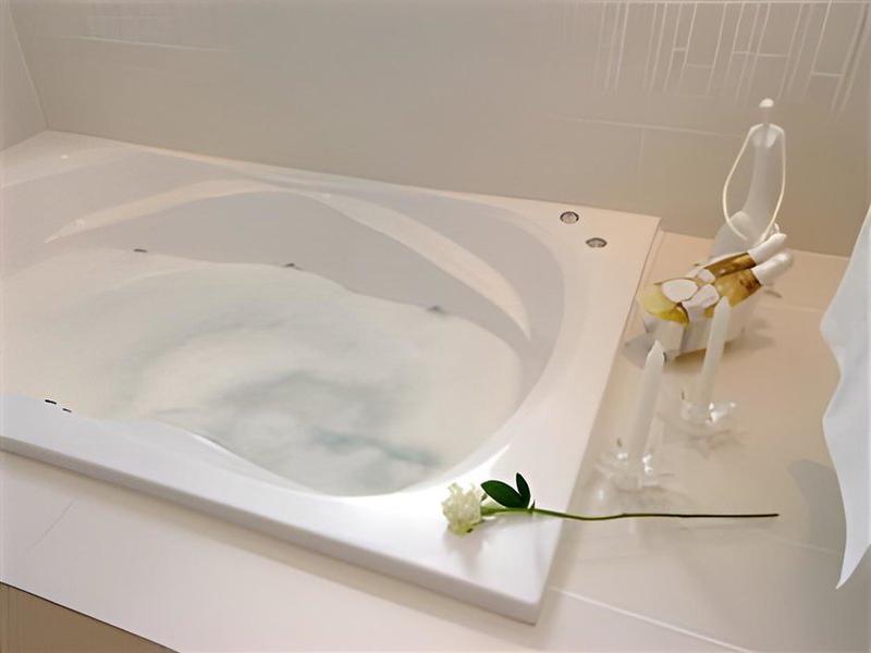 0EC6B31A62814F04CC1E7D3A11E8CB3E