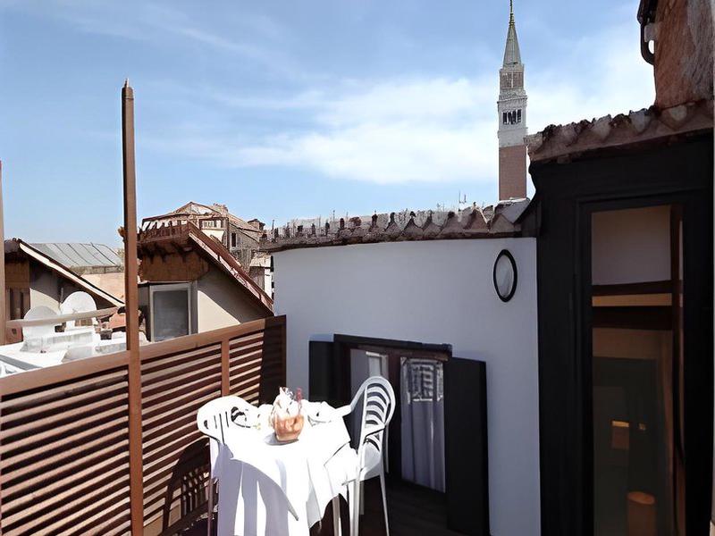 E33CD596F88EF4E8F1752AE0256F5061