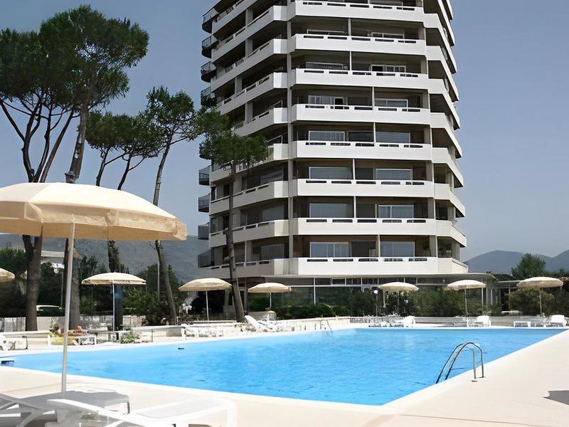 749B7AACABBA61C4A1E7C8961F547240