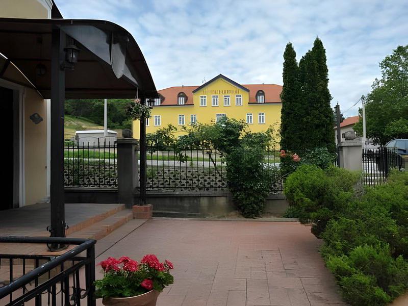 E9D4E829B824911D33CC24F757F23A79