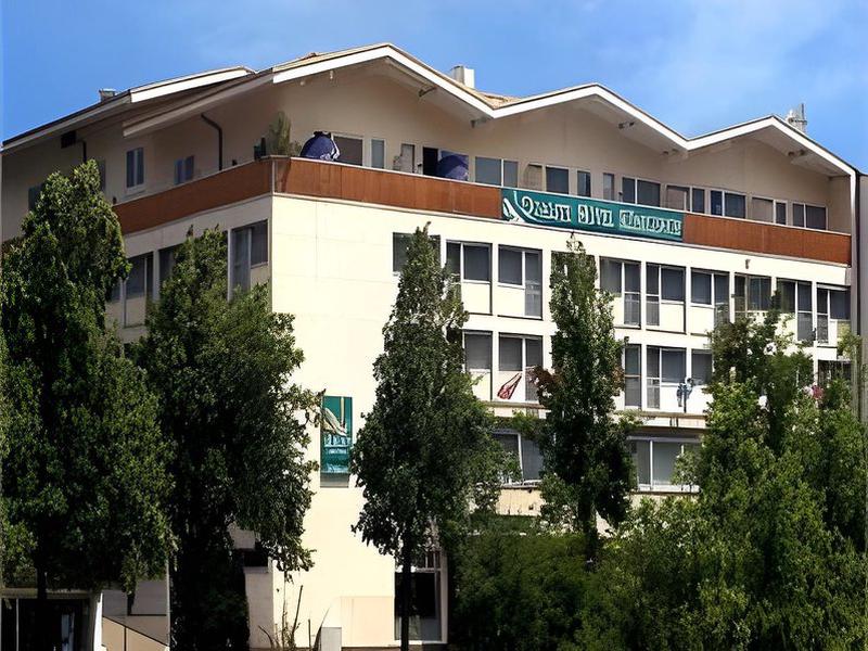 DA641796BBF9EBFB505C55D6F3CB5E37