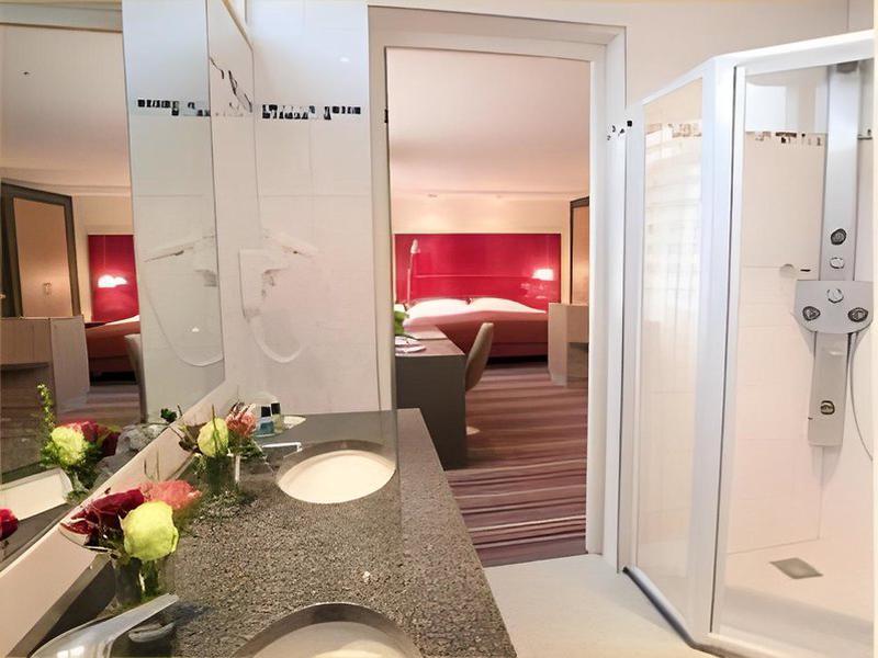 36BE3B45D303A6ABAD9F4EE71D94A550