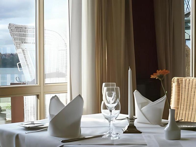 94A6C83B9A7CE302753F83EEA690983E