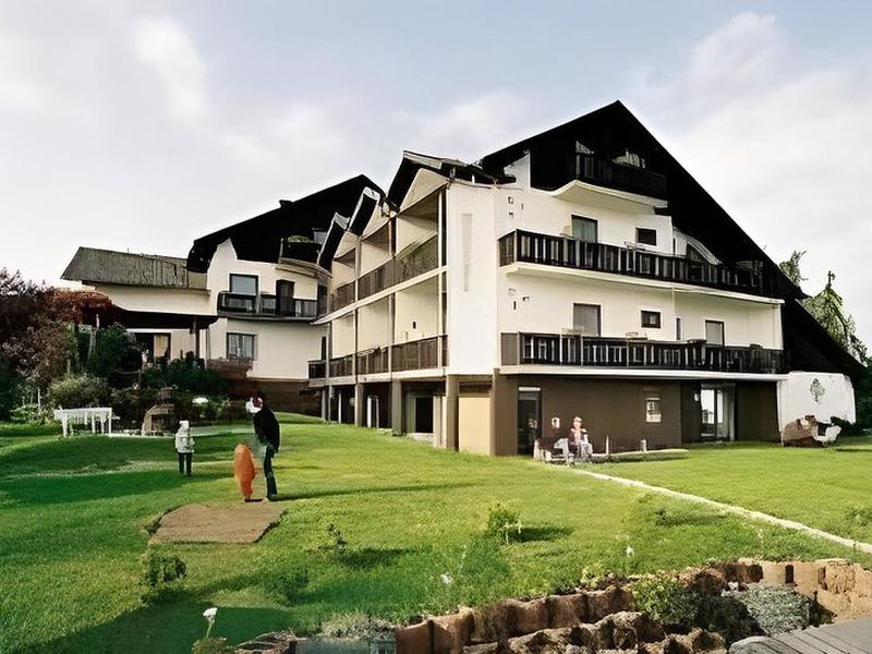 28A3C689339A96DE5CAE830A48F00E89