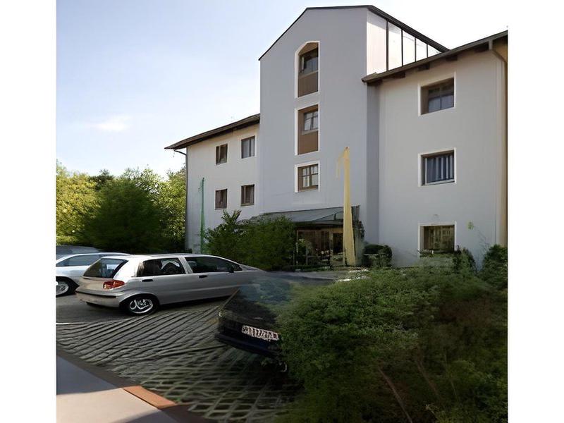 ED918E2BA2619767DFCBCFE4D95D20A5