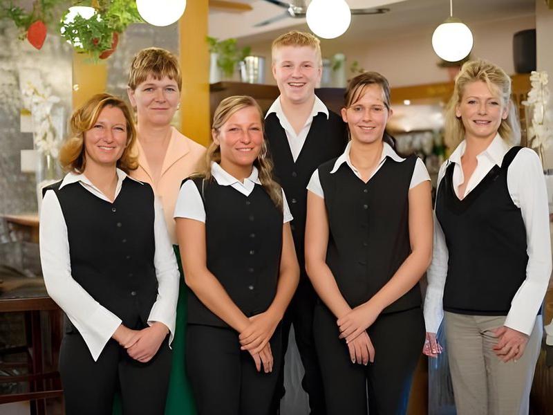 77B7CC8798F737F2205A8FBB17390E85