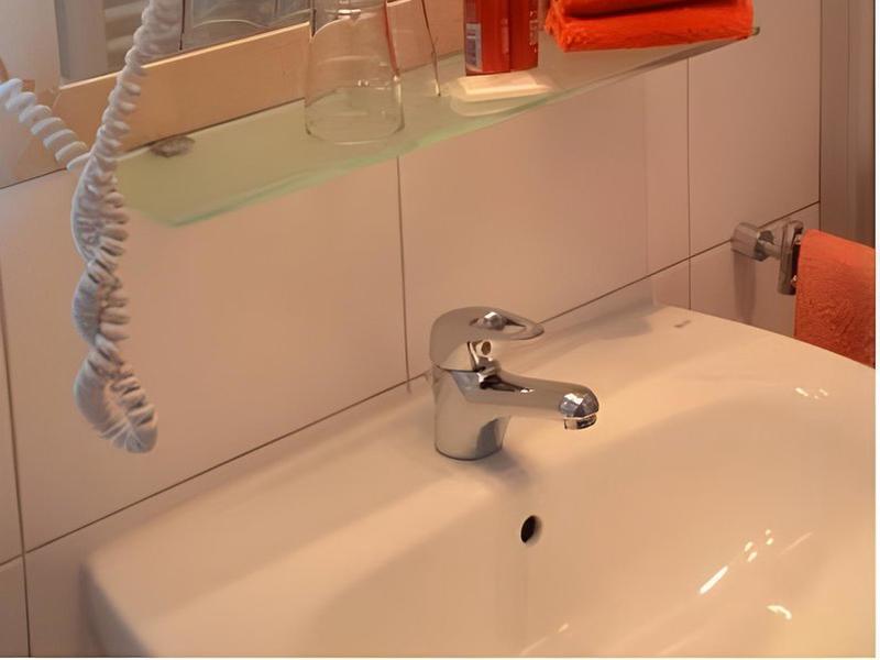 37A7051521A5C4A4E7A24462A4FBCBE8