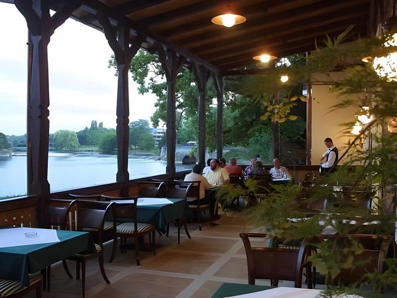 8BADC131806A8EAFE0D8C0A6169F3FC2