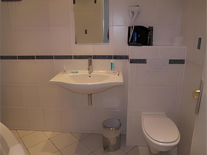 03F38FA8B480B4449F8C0C8EEA1C2A1C