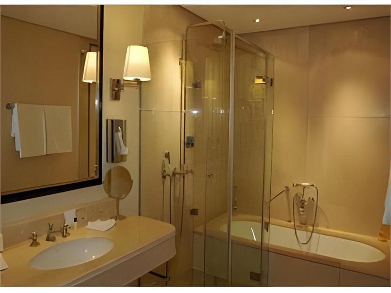 B56D2D96738D5AB081C5D2BDCDC590DA