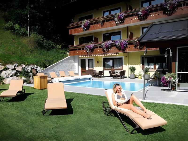 EDAA3FA9915062A5A12020D8B3F49D9D