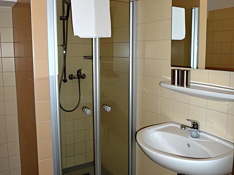 9517E17B33819DC36B8B61C822D8A708