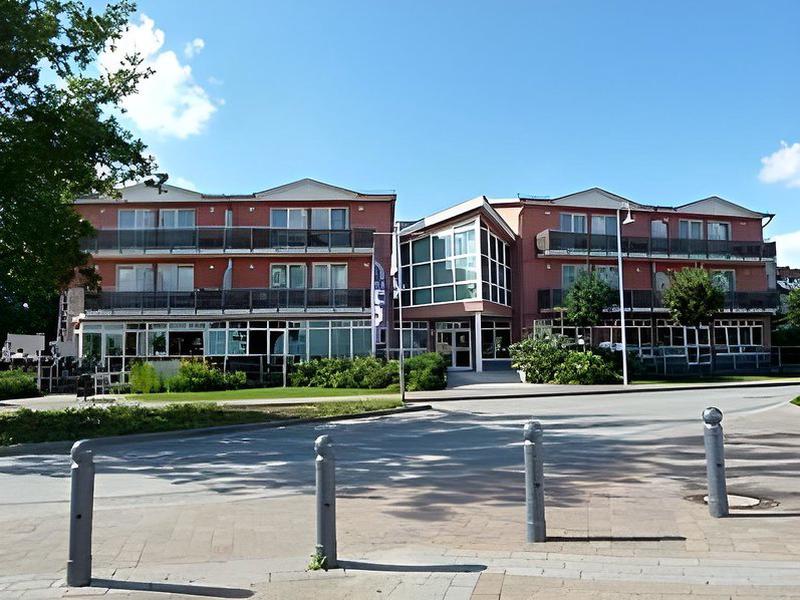 EF74766382BC2AED75A4204C553AFFDC