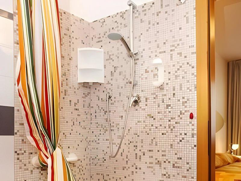 A273E358F08623492F57E51D77F4650F