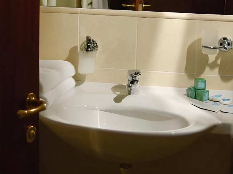 CBA9316E741B8963696F1C916DDF80DF