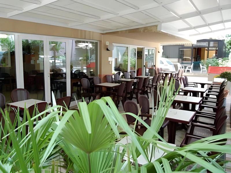 B2B8061E09820E225A3C433FEC7BB02B