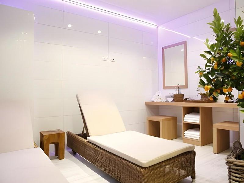 BD76E97251CCA1FB0348D7B9362BDE1E