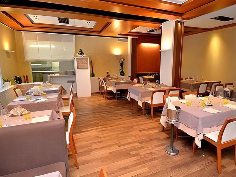 1B3B21F4570FB1A034A5DDF355549370