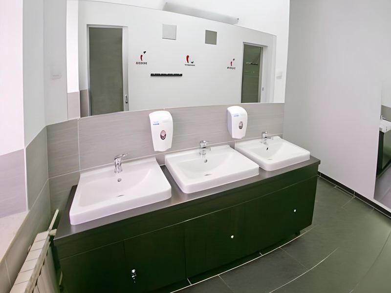 CAE8E3DDF555A960D8B4C93EA1AC6AAB