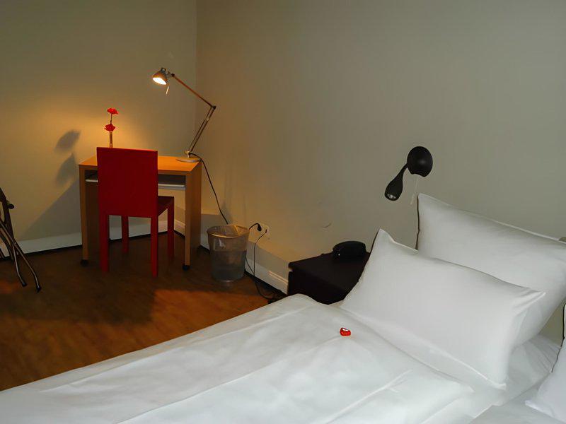 536A53068200E3C8447DBC4649C0D901