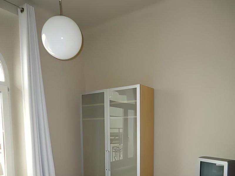 83EE5A89A12501E06241389F42B96D35