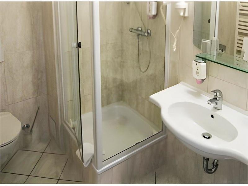 CDFFFA882FA5641DEBF8E4F778ACF9CB