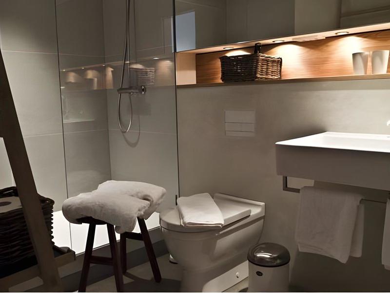 6FA87994382405E0497CEB653B53D344