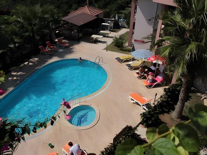 64AAB1D79D411BE983276039E388CE5F