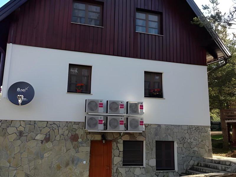 57253F08AE5482E049A3B9612BB38BA5