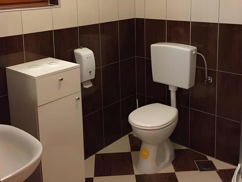 F551F0C53712075B1D61D53B933E4715