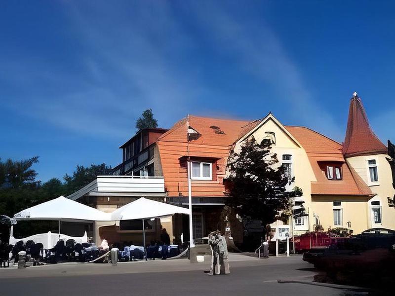 3FA3C1878F8CE890895D90D80FBCCC64