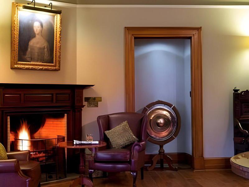 92F3C54DFD1C5A8709D85A5B66370004