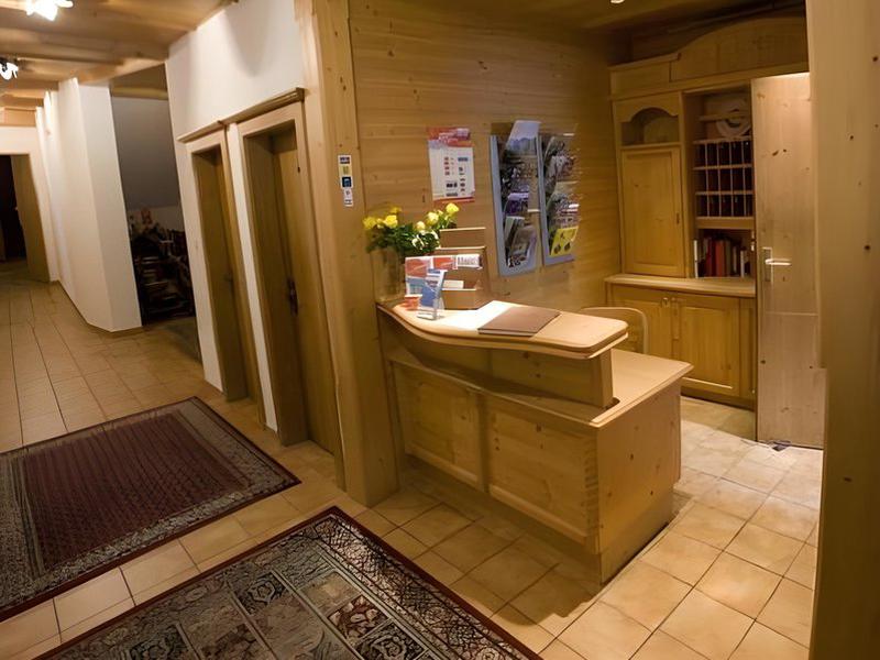 095F4A2C8D783DEE3F78DDBDF403523C