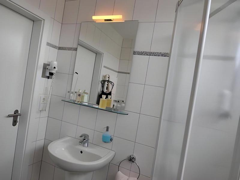 AE4251C6F659210D8E8FBFD56A9FC0F9