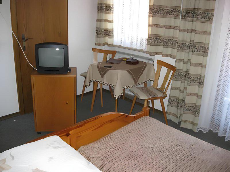 D8E98DDDF5E83DB8A087454AC6922CF9