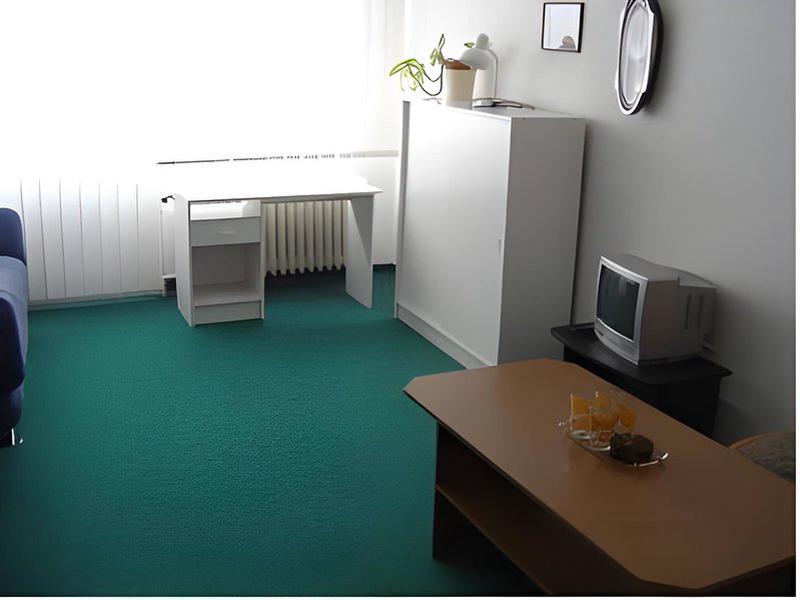 935BFB1D4137E79DC7B25C8C1B134736