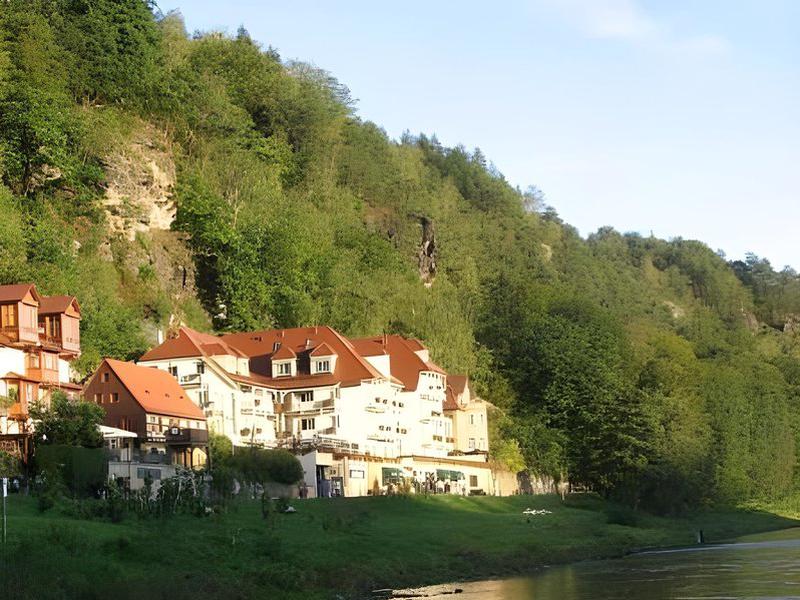 666967CE10EBBAFF252CA178C76B1627