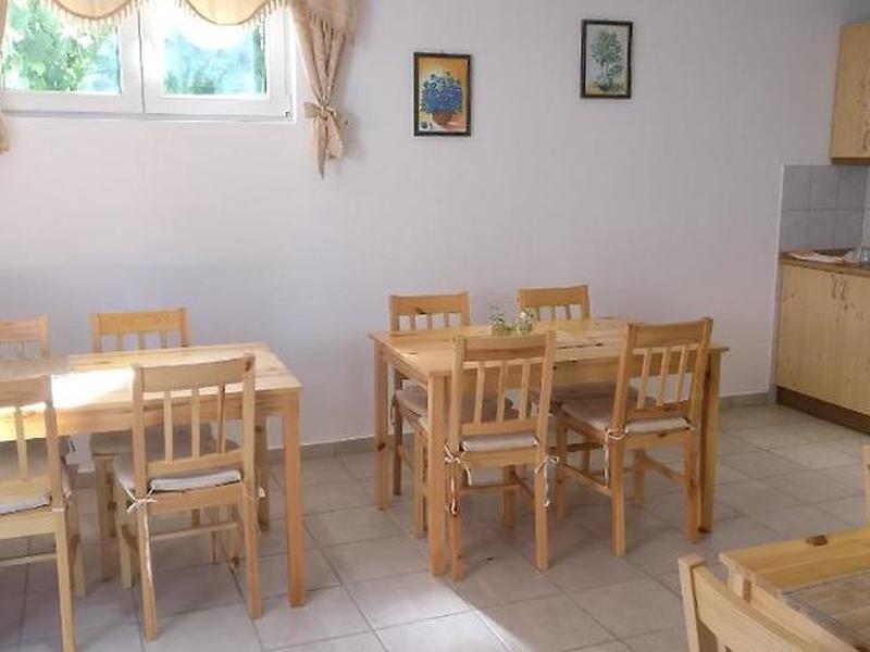 44F3C0F590DA410878F904D045948677