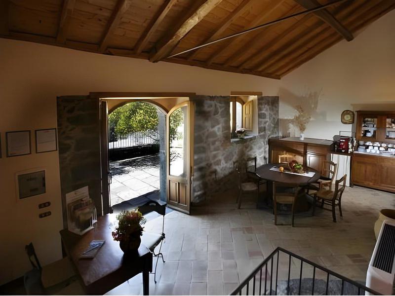 EB2C2B8D0ECB3CC8969E9693D939B049