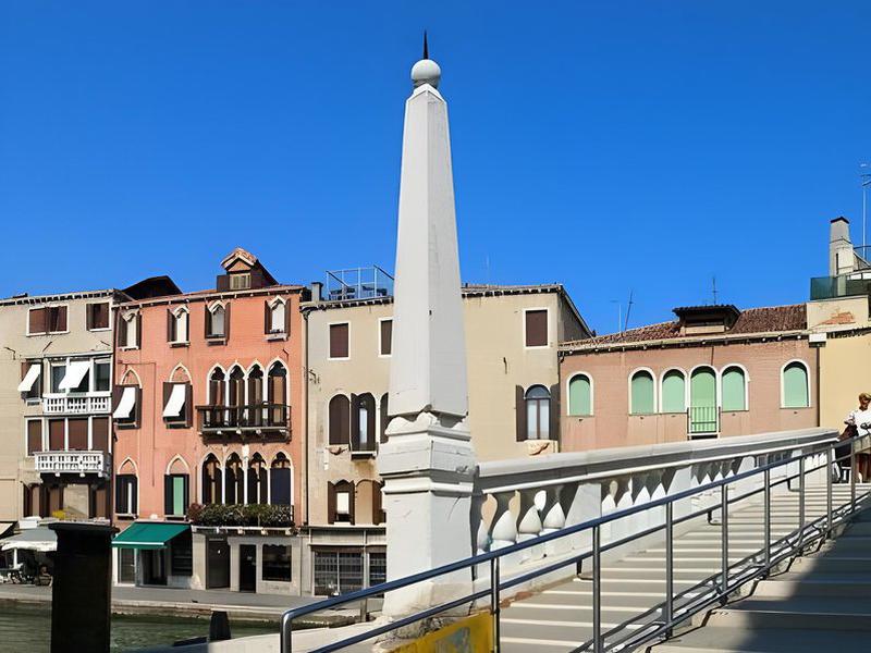 680894552BE0A52424C40AD29EFE175F