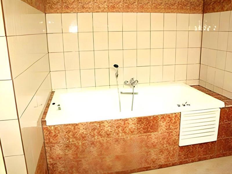 CAE681B7B87E96561010FBC4825D9038