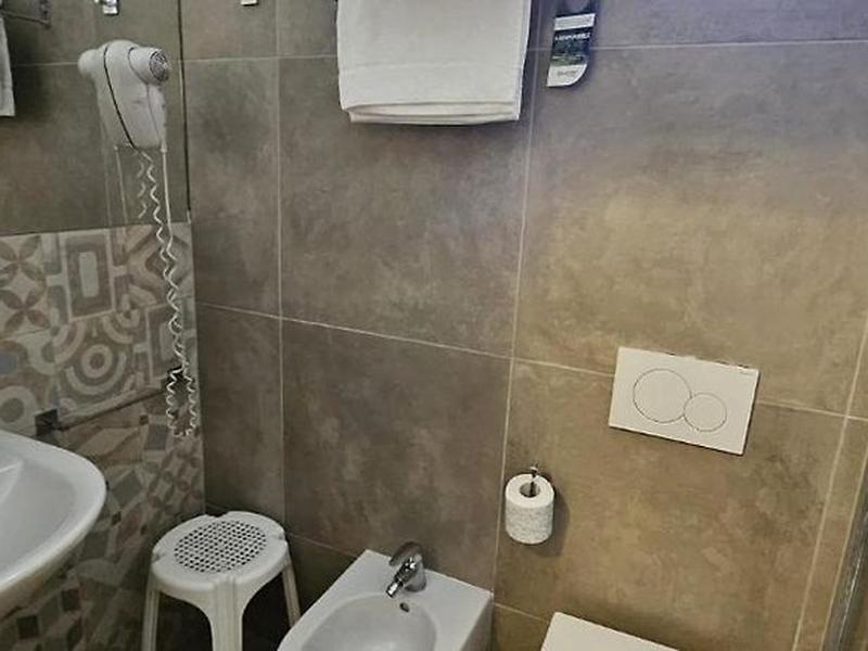 1012EB9F733542B19A5BA36C28EDFE4C