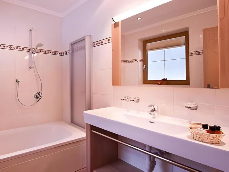 B1ED3922E11AA39C332C9D614521BF40