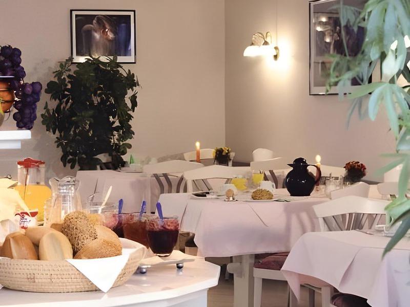 EE9DE3CB557A79621CD21BA9D4B71FDD