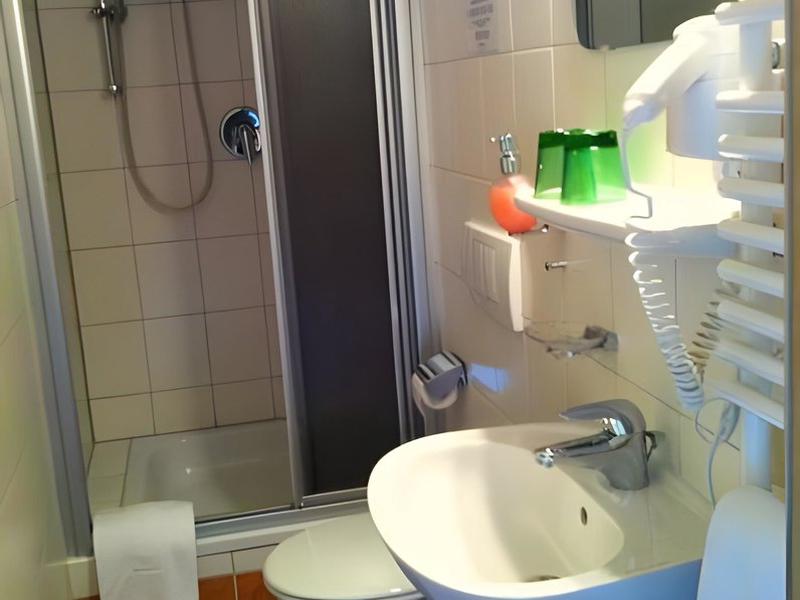 5ED017E1F5D4EC660676920F9E012358