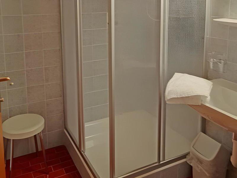 5C6A99EB1C1AB80F51859AA53E79E7E2