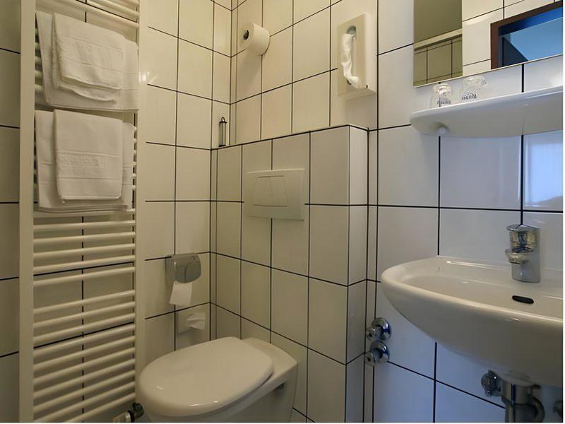 6C9DA80485D1C710DB13E2819F44C4D3