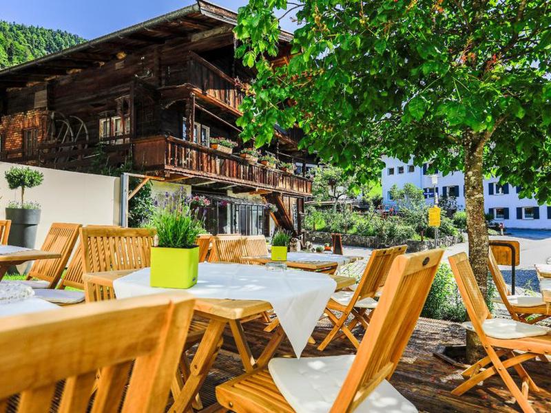 07C09863E05856C82B0A456556B16CEB