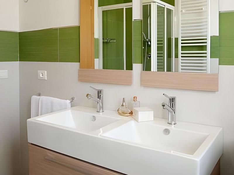 BFAB0011B17F834EA7008BA904EFB4A5